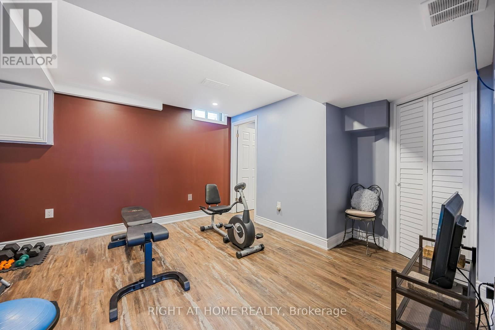 1057 VANCE CRESCENT Image 20