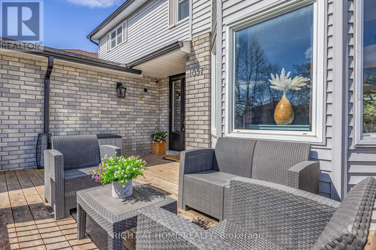 1057 VANCE CRESCENT Image 3