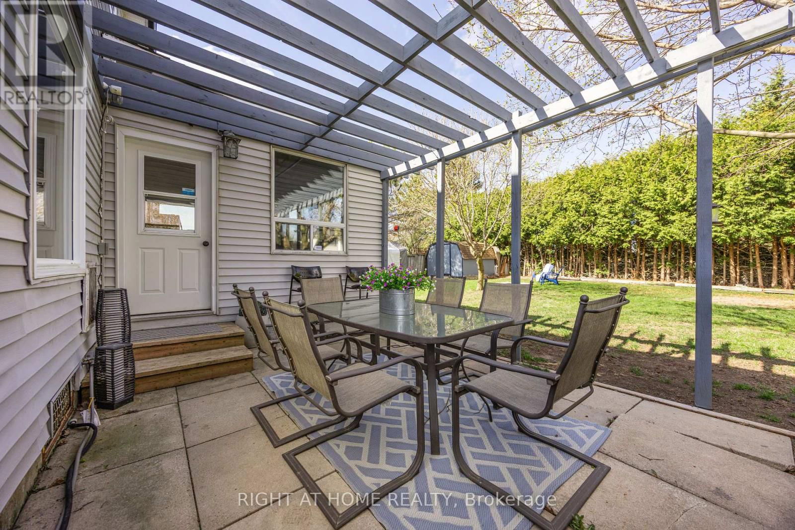1057 VANCE CRESCENT Image 31