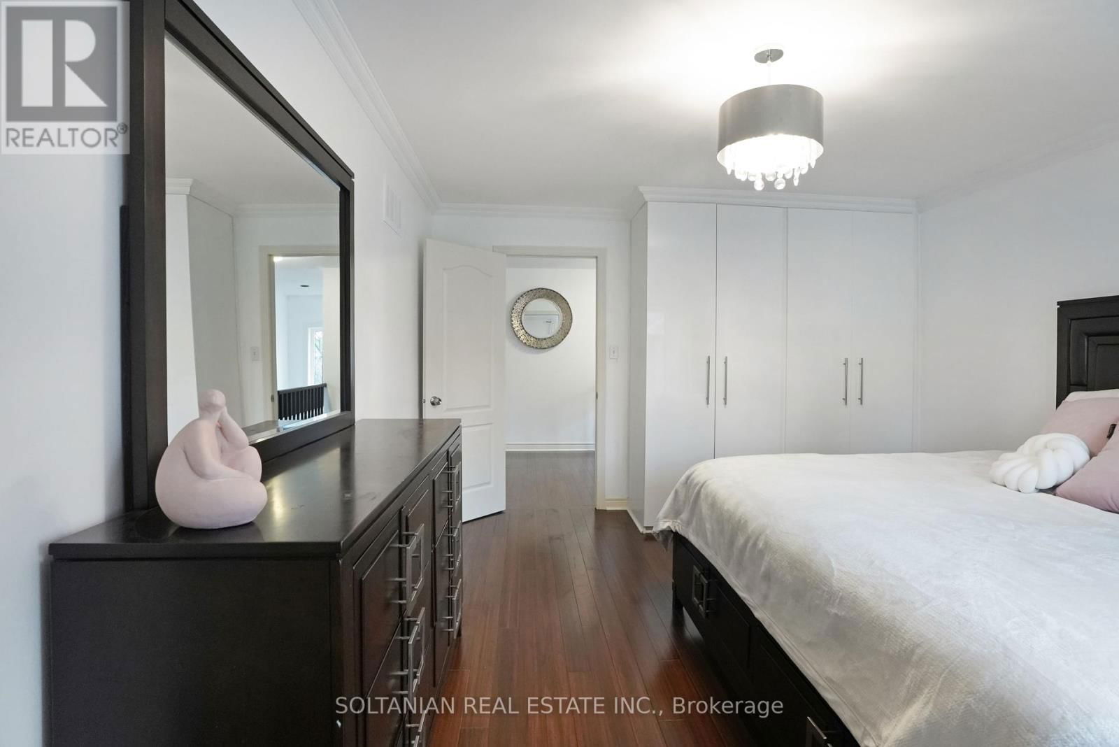157 BOTHWELL CRESCENT Image 22