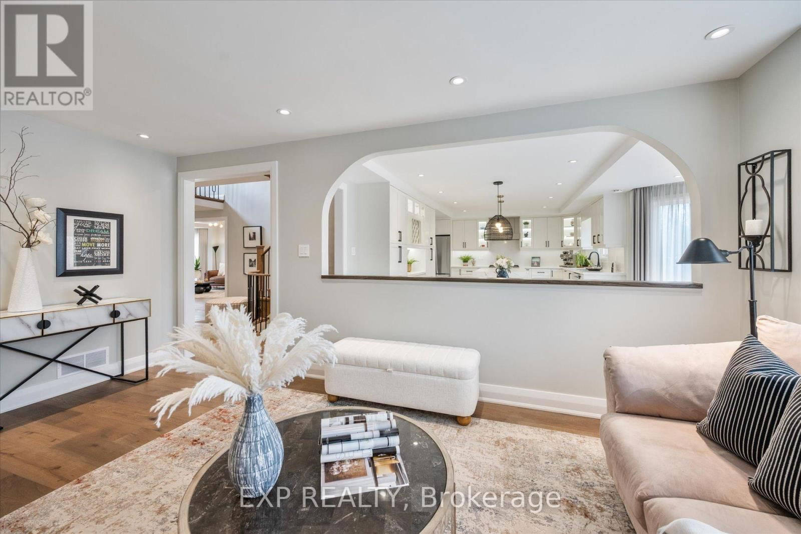 10 STRATFORD DRIVE Image 17