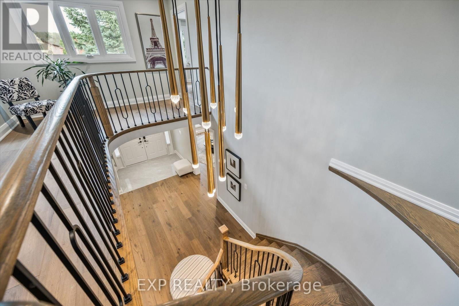 10 STRATFORD DRIVE Image 23