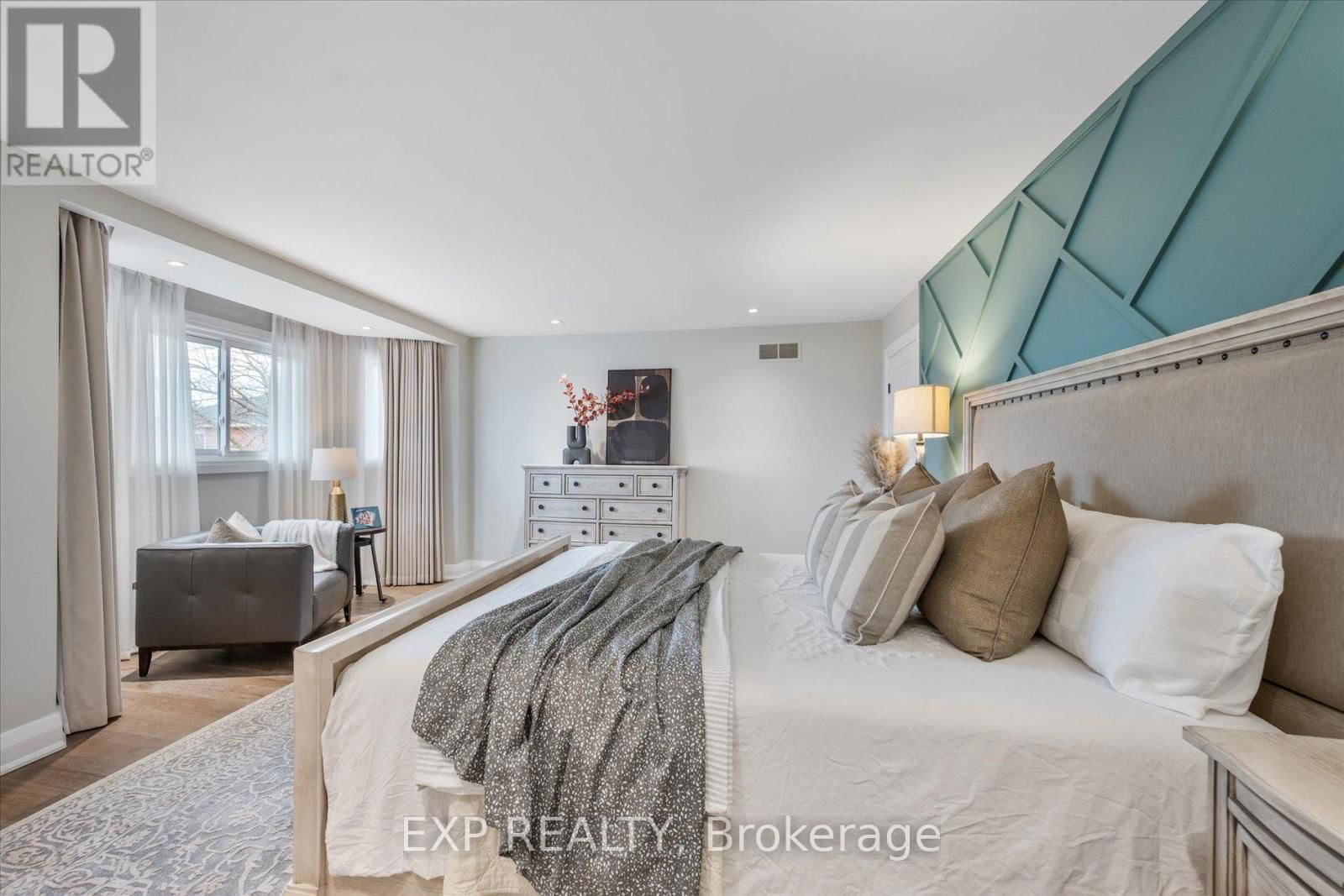 10 STRATFORD DRIVE Image 26