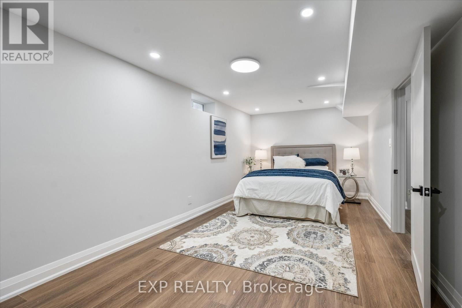 10 STRATFORD DRIVE Image 39