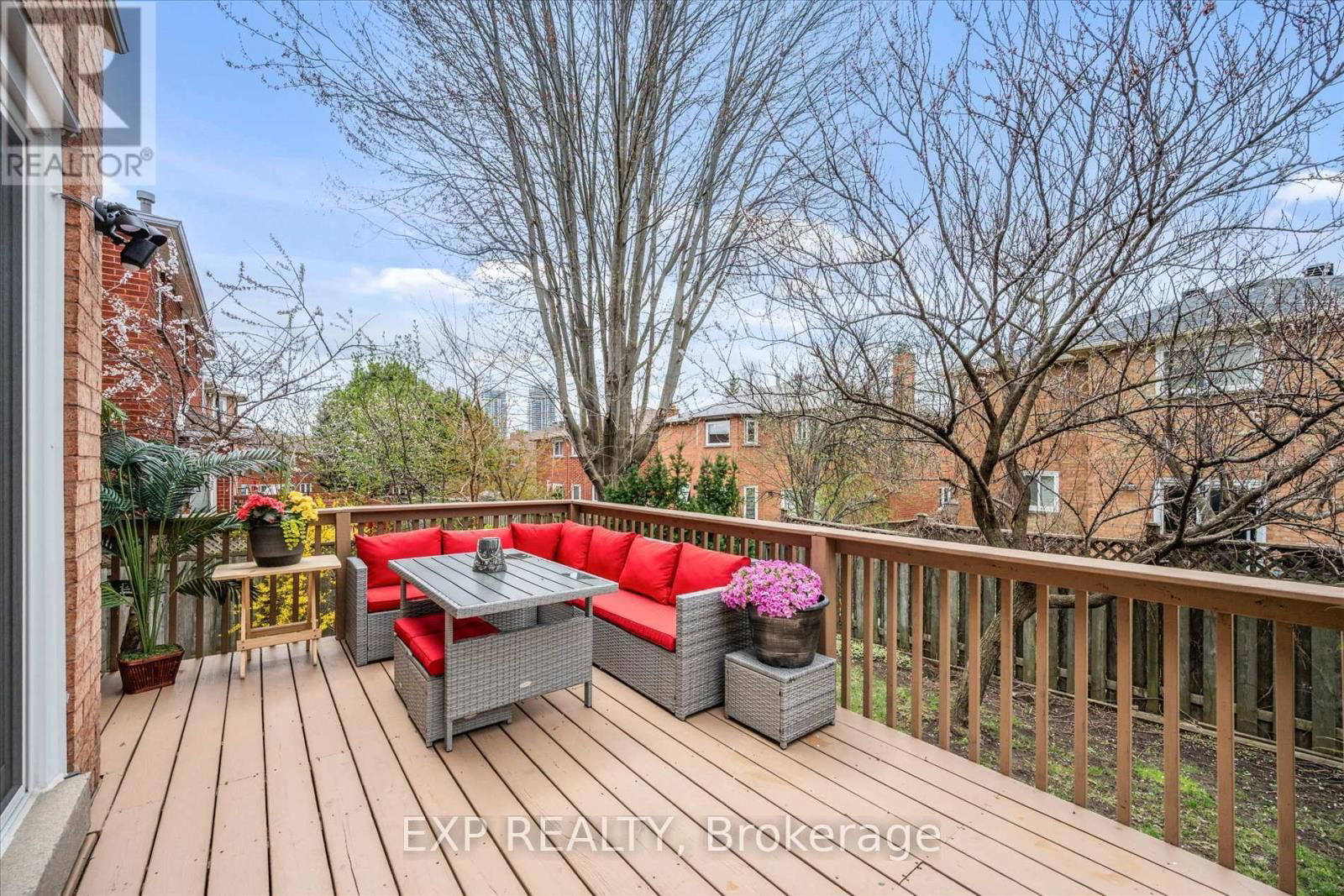 10 STRATFORD DRIVE Image 45