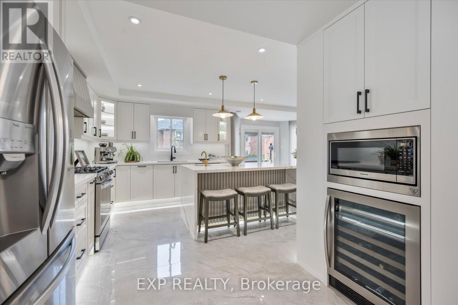 10 STRATFORD DRIVE Image 9