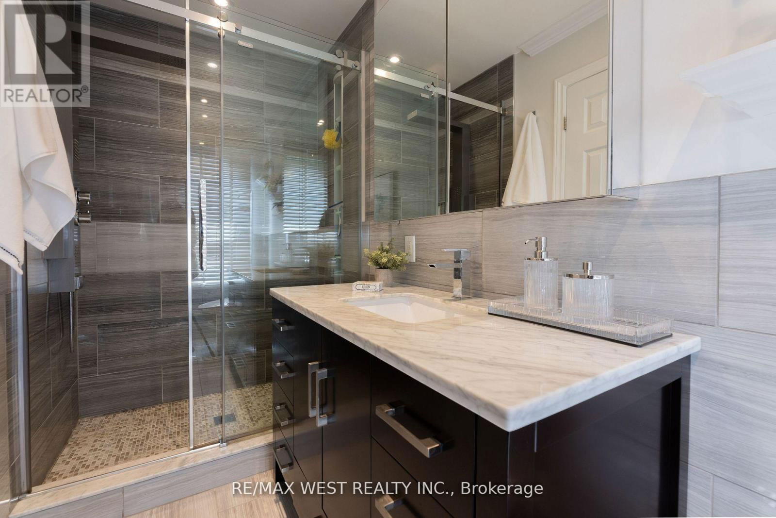 130 SPRUCE AVENUE Image 22