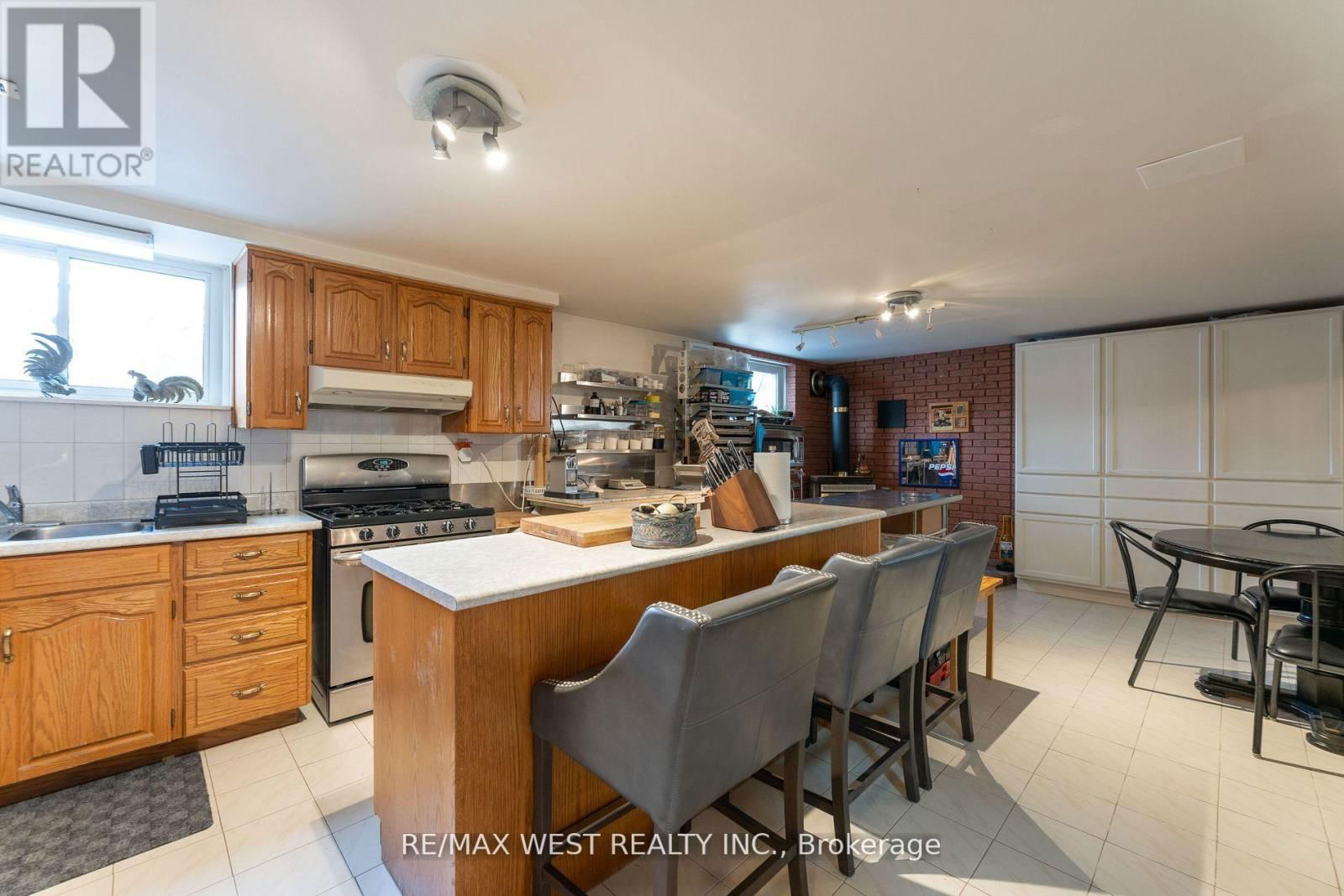 130 SPRUCE AVENUE Image 26
