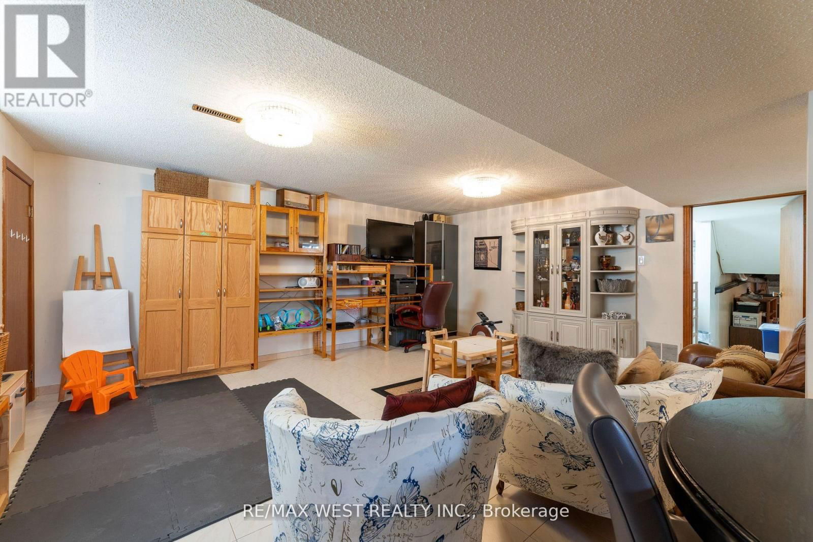 130 SPRUCE AVENUE Image 32