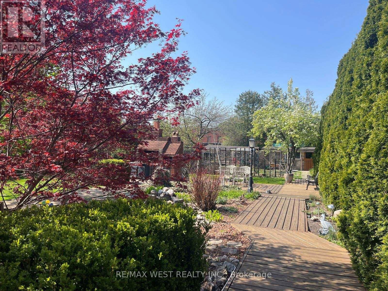 130 SPRUCE AVENUE Image 41