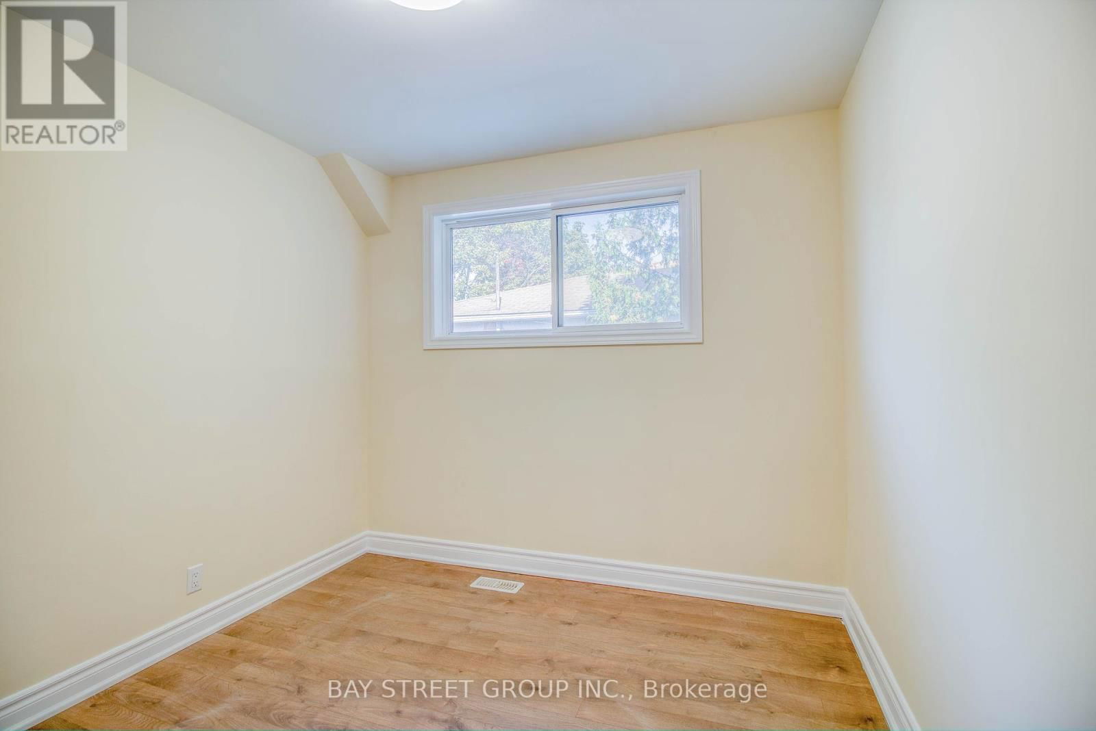 65 DAVIS ROAD Image 13