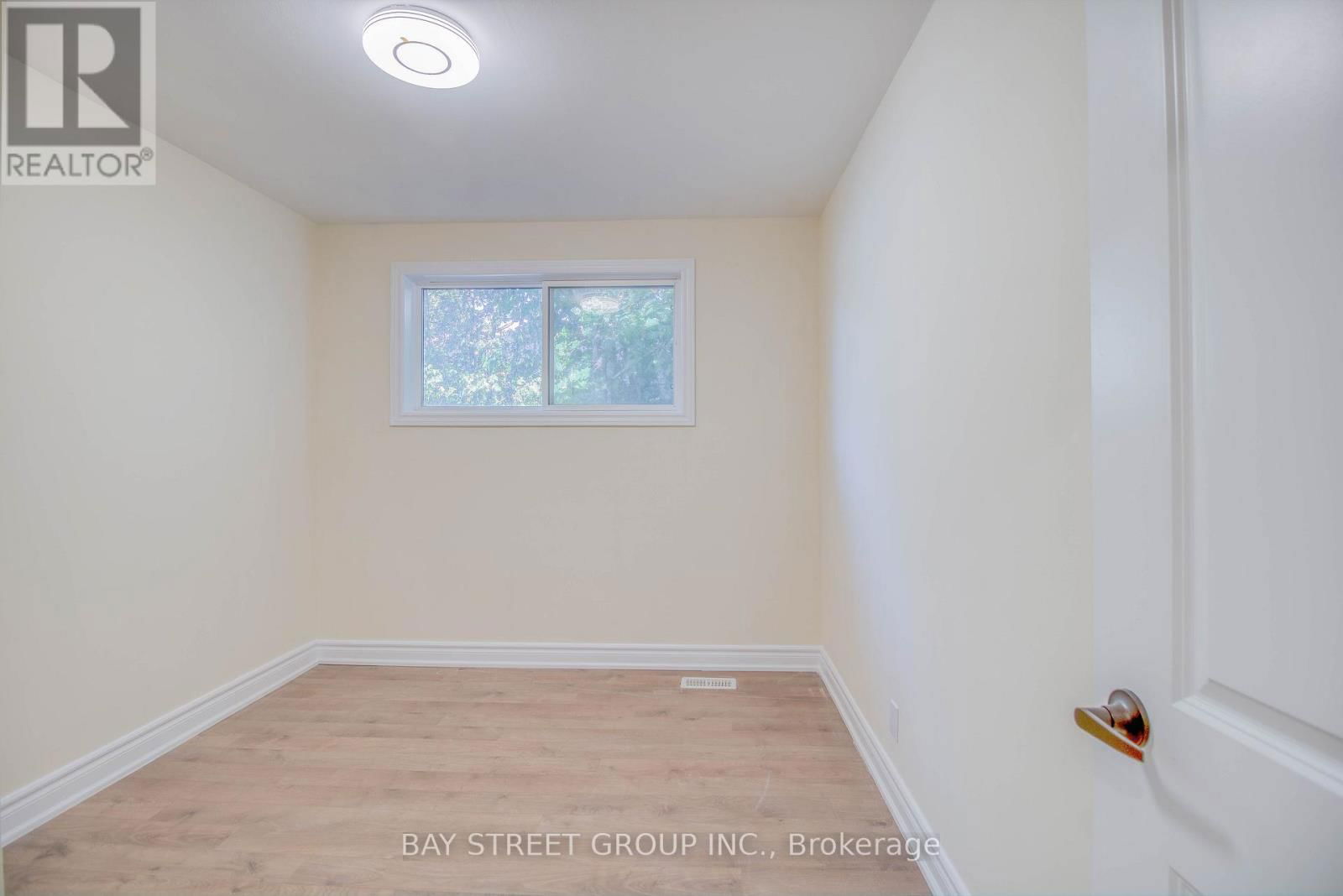 65 DAVIS ROAD Image 16