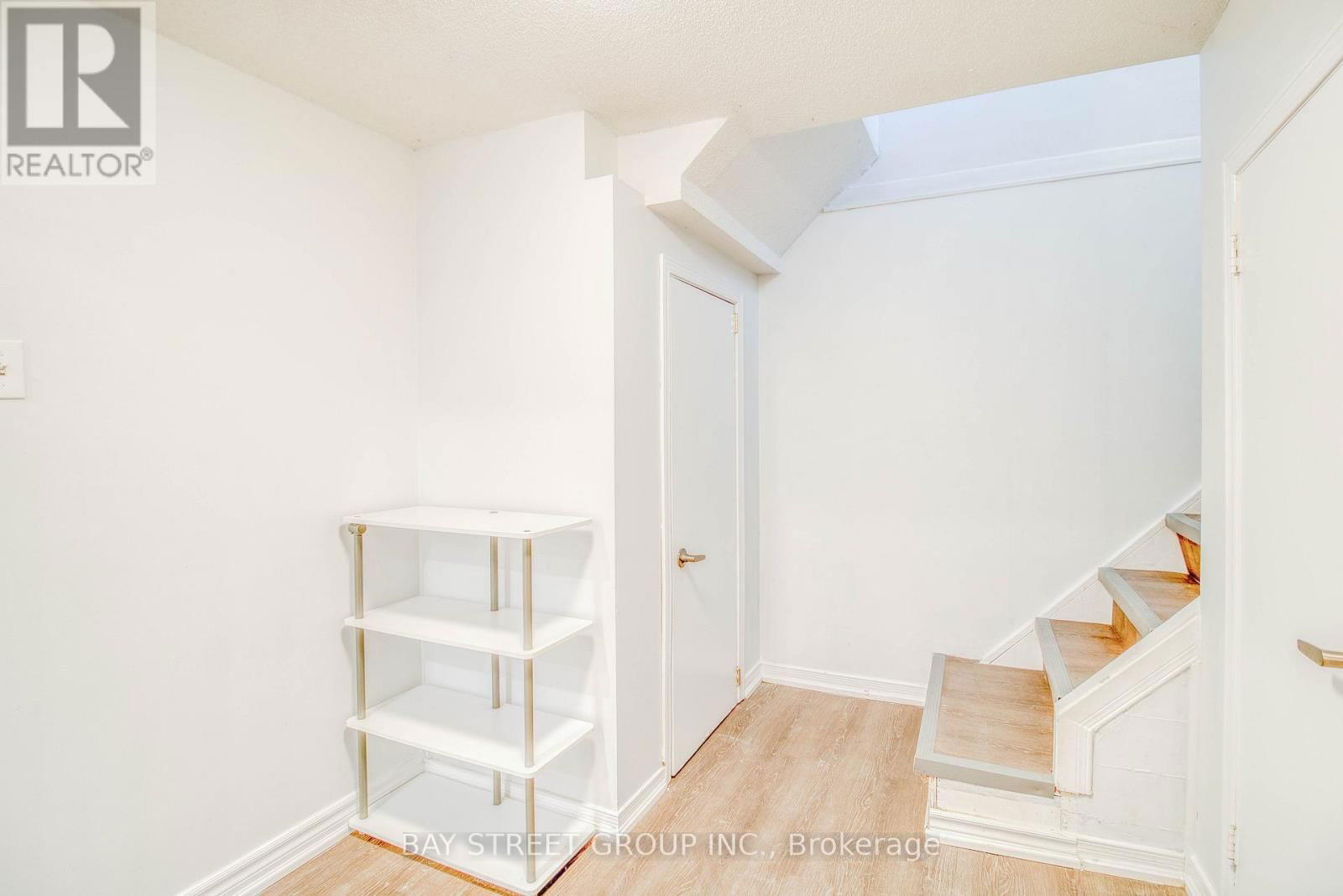 65 DAVIS ROAD Image 30