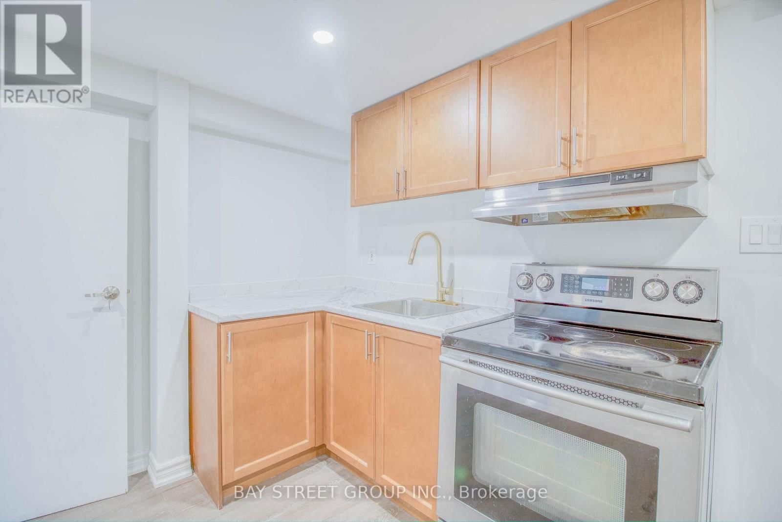 65 DAVIS ROAD Image 35