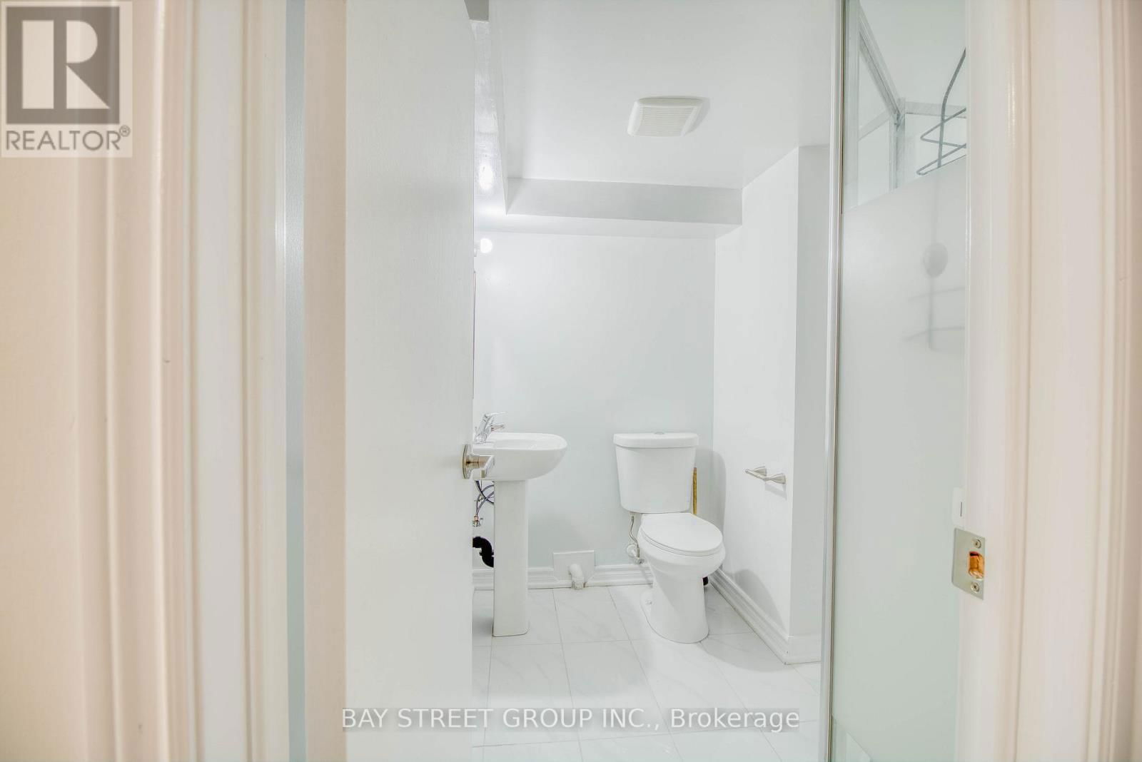 65 DAVIS ROAD Image 36