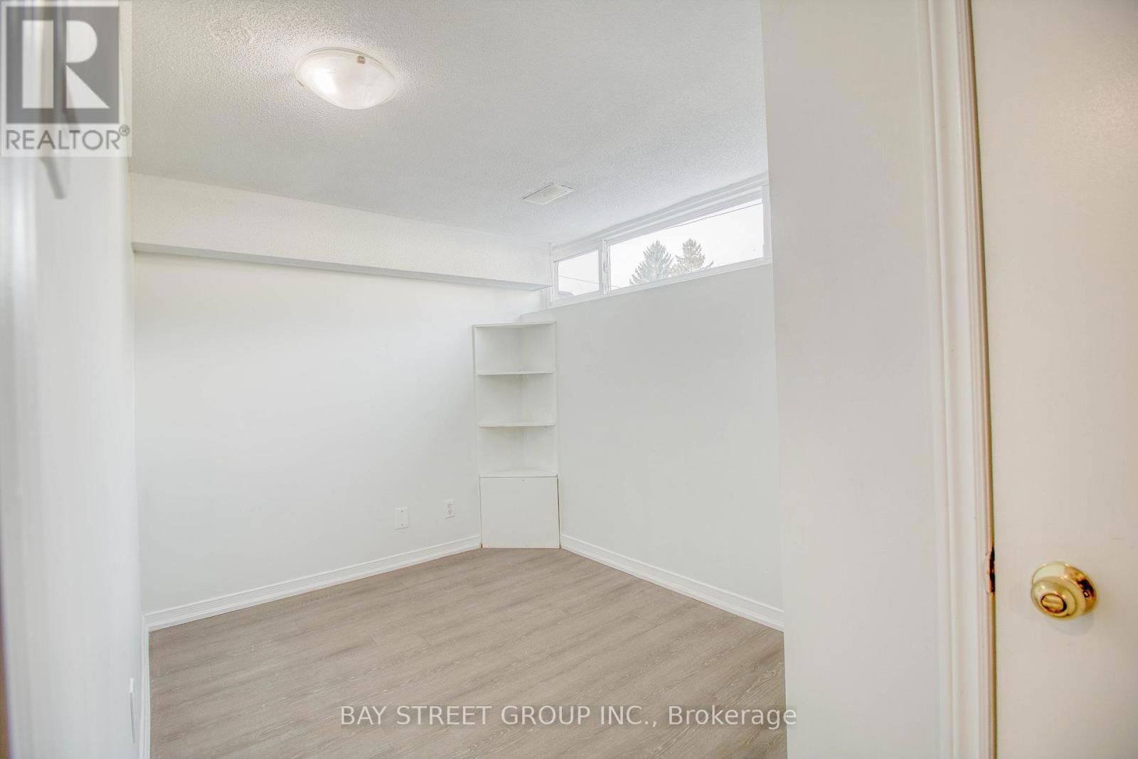 65 DAVIS ROAD Image 39