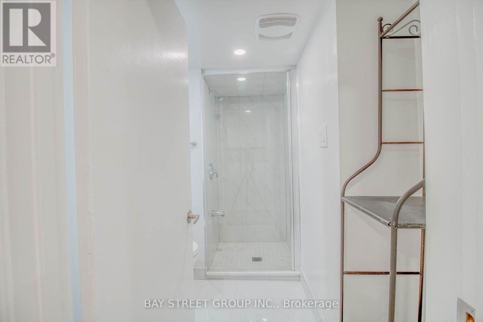 65 DAVIS ROAD Image 43