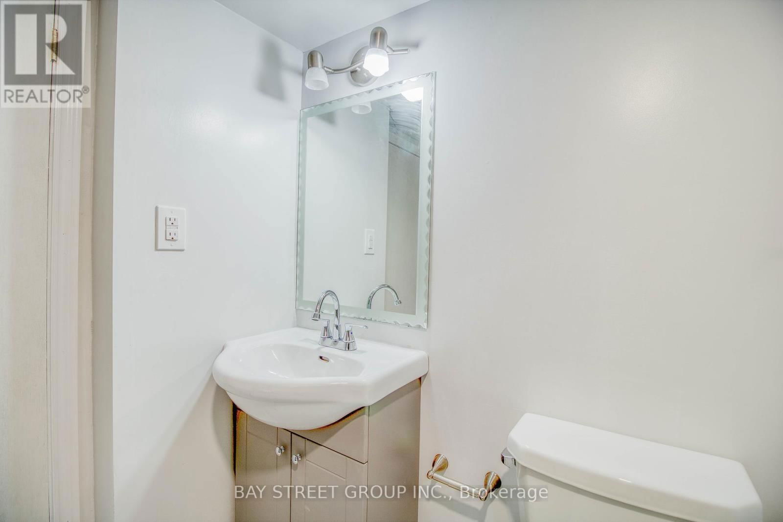 65 DAVIS ROAD Image 44