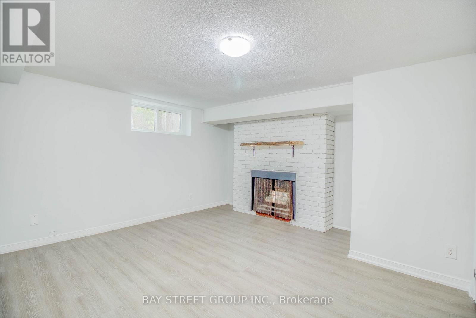 65 DAVIS ROAD Image 46