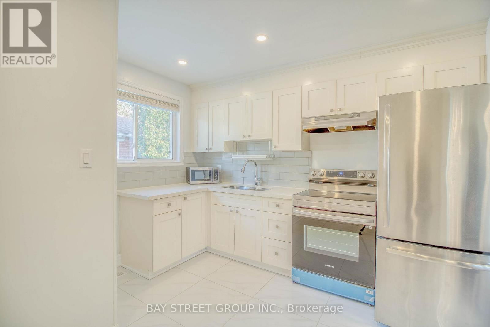 65 DAVIS ROAD Image 8