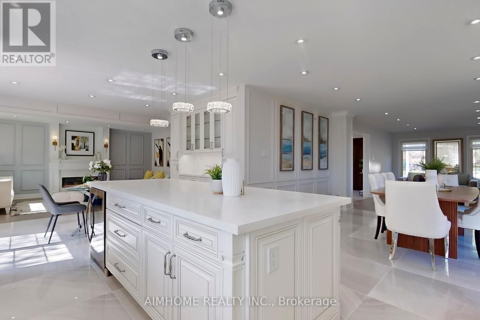 24 TILMAN CIRCLE Image 14