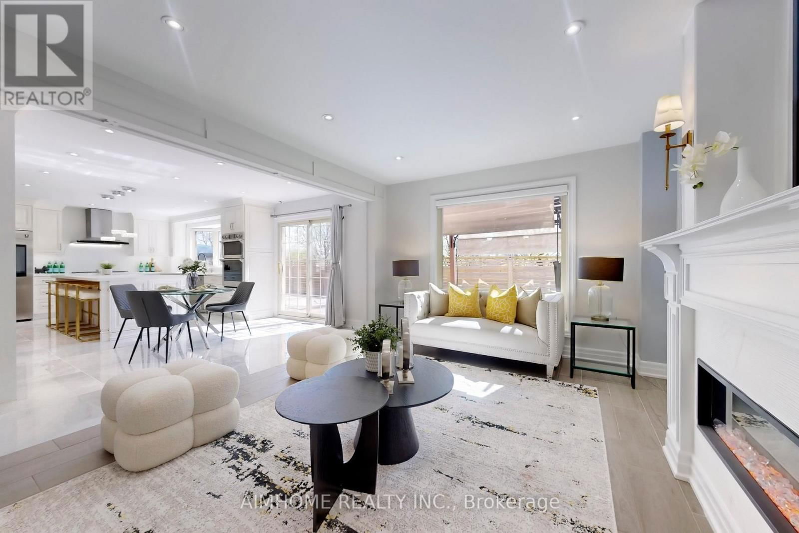 24 TILMAN CIRCLE Image 17