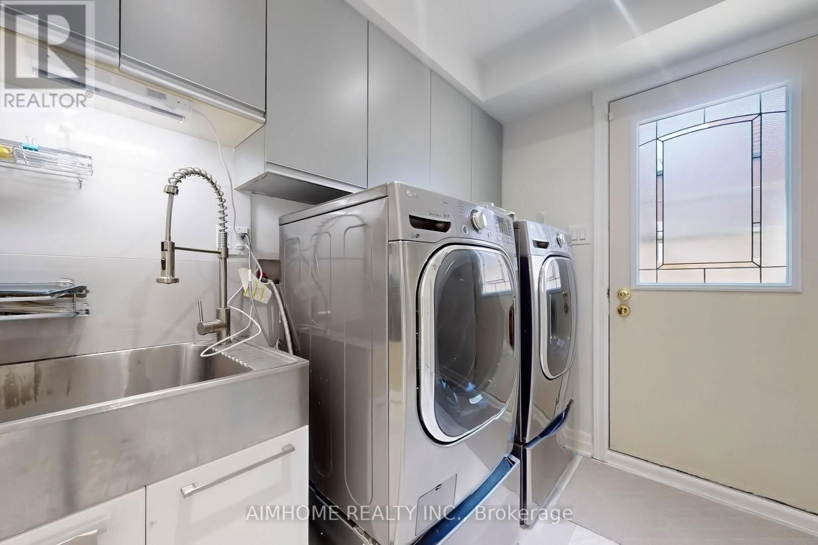 24 TILMAN CIRCLE Image 19