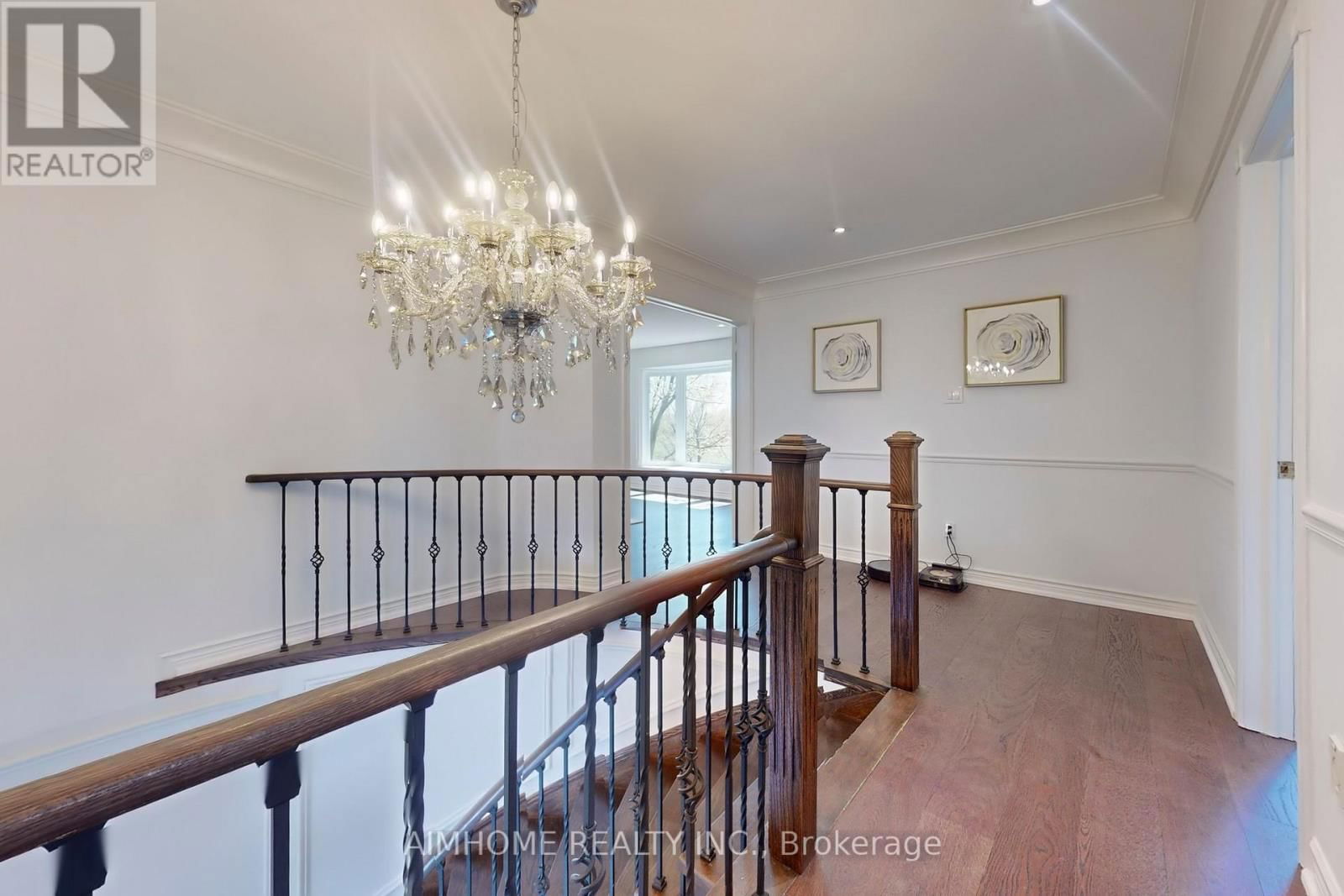 24 TILMAN CIRCLE Image 23