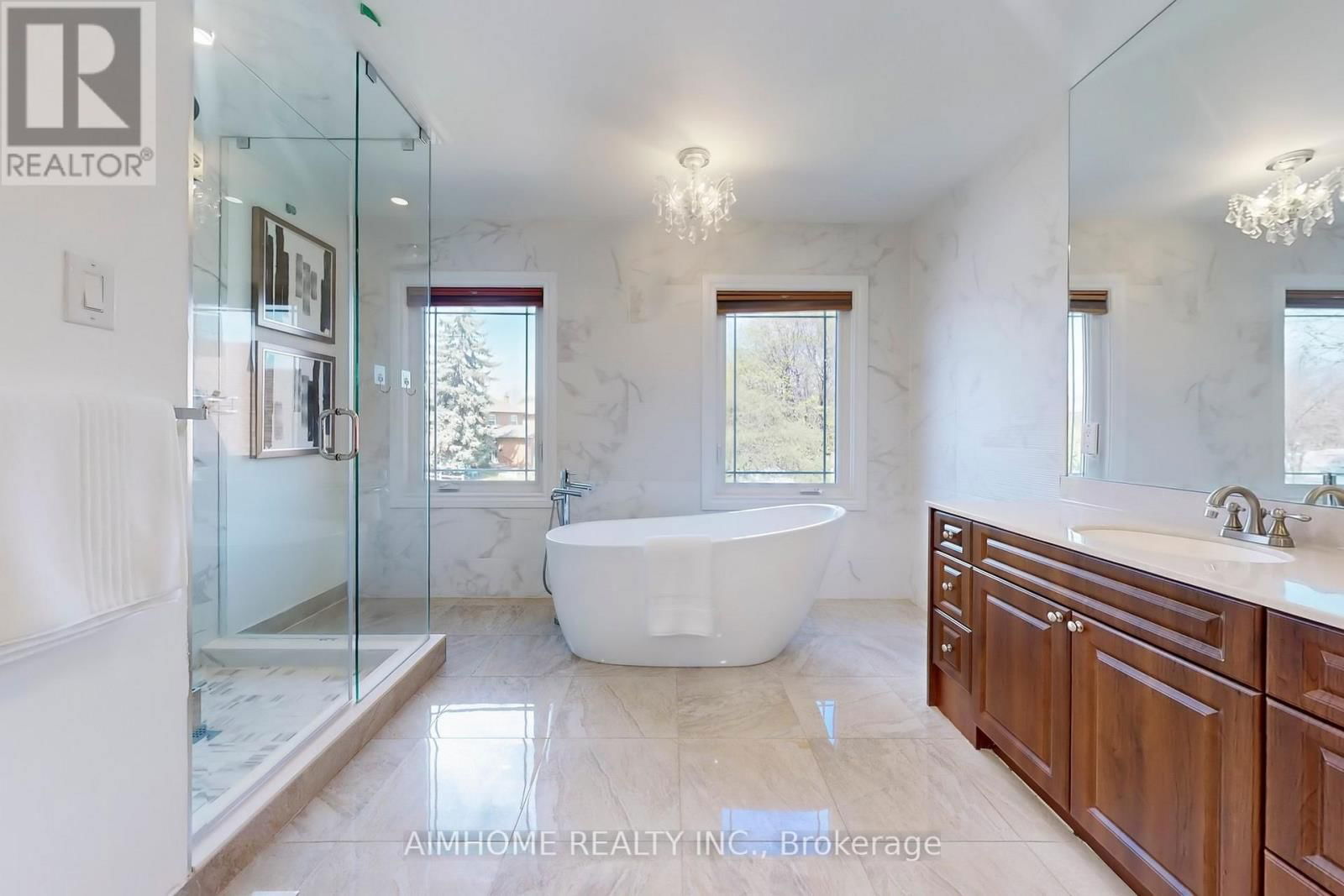 24 TILMAN CIRCLE Image 30