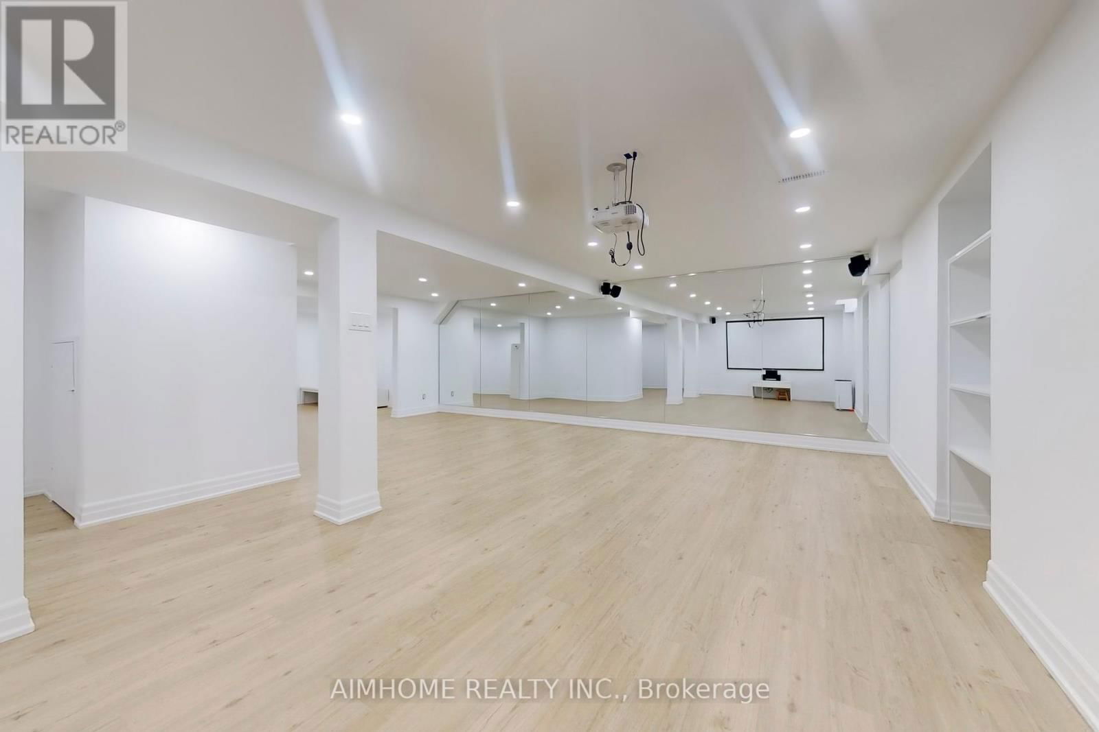24 TILMAN CIRCLE Image 39