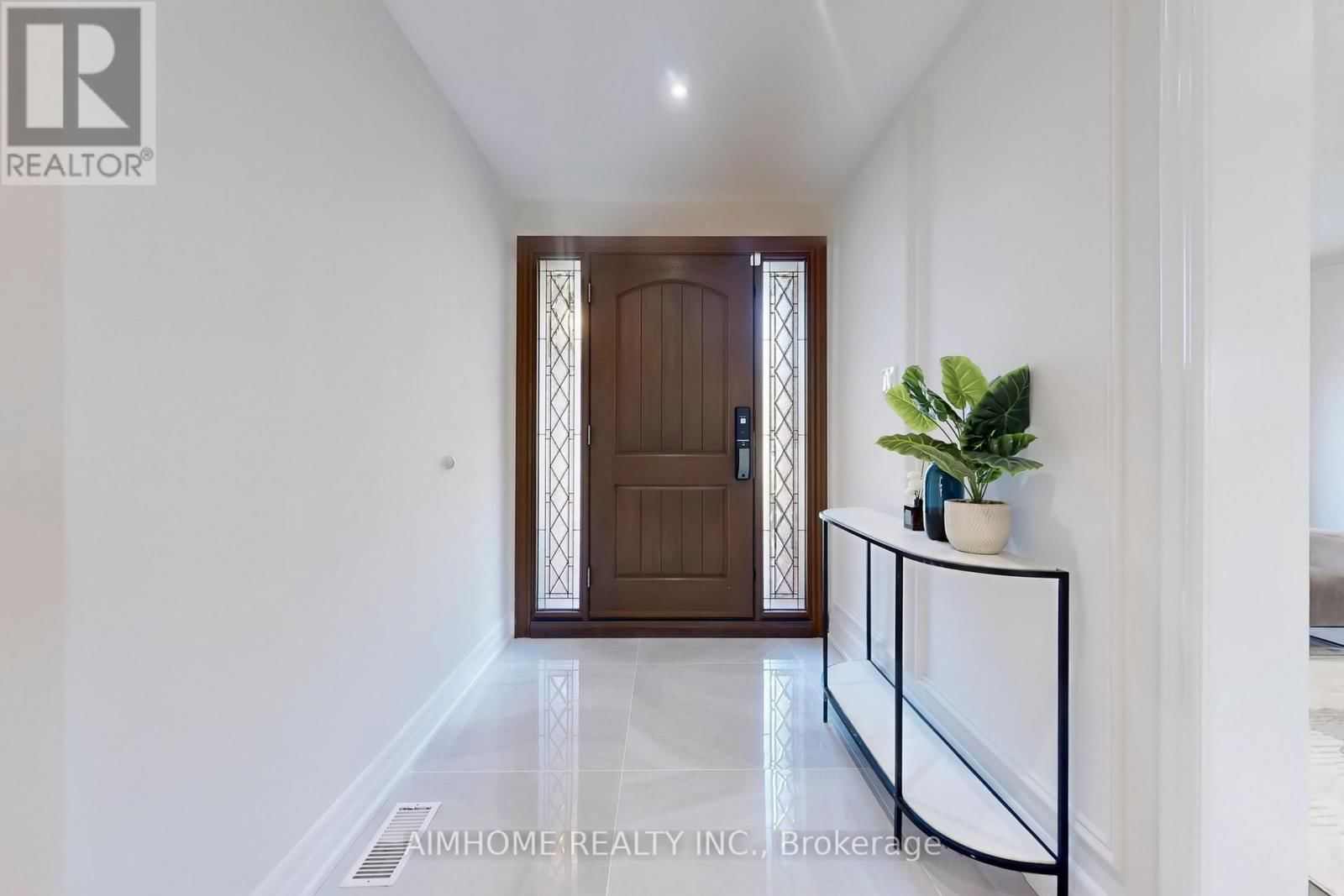 24 TILMAN CIRCLE Image 4