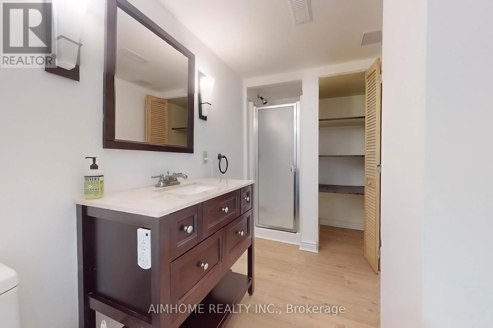 24 TILMAN CIRCLE Image 41