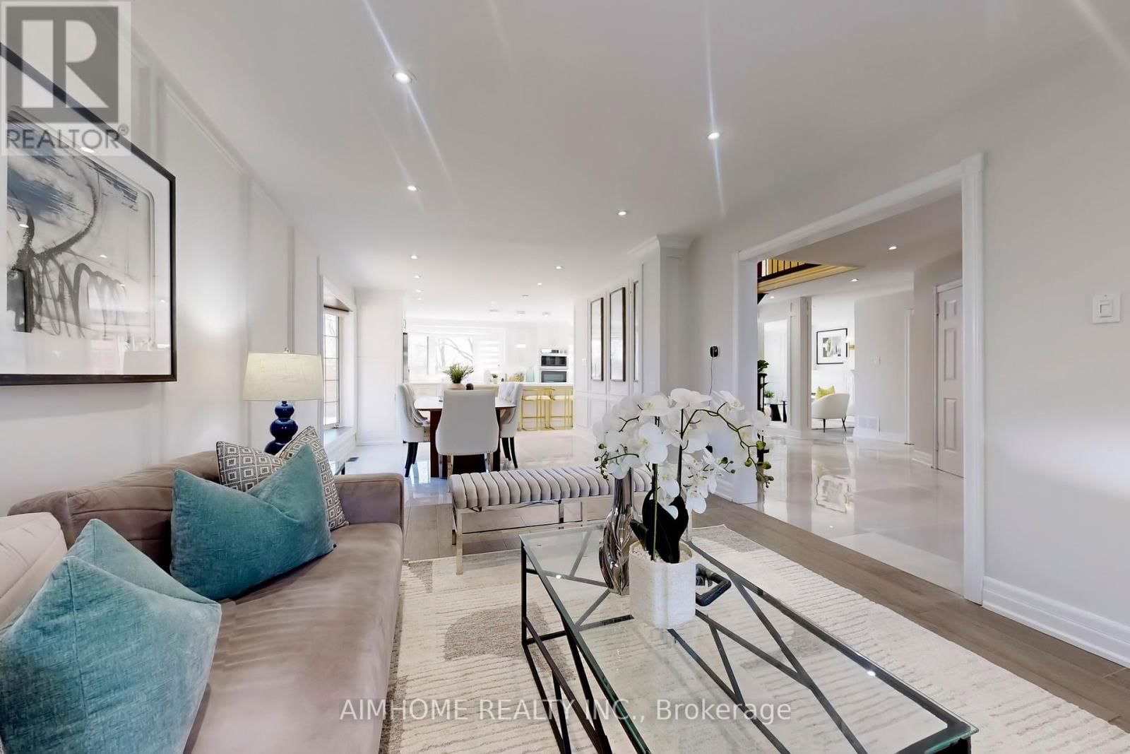 24 TILMAN CIRCLE Image 6