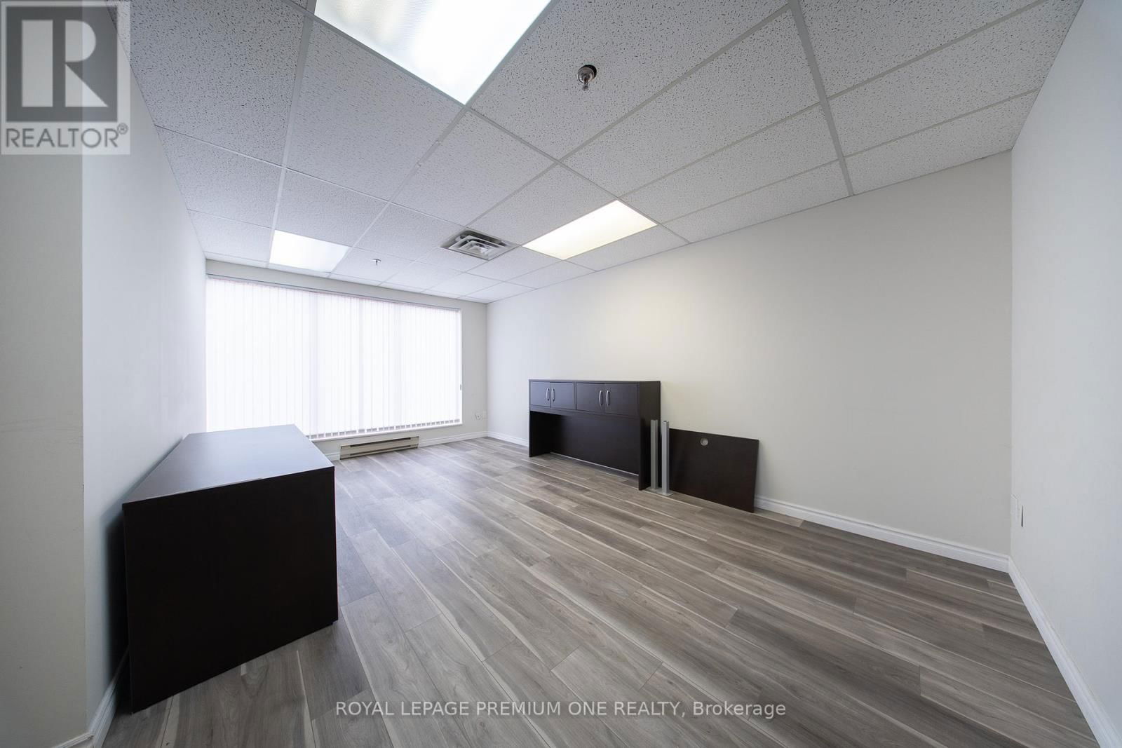 16 (Upper) - 65 WOODSTREAM BOULEVARD Image 13