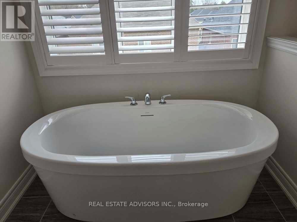 135 BEN SINCLAIR AVENUE Image 19