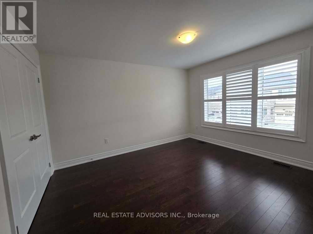 135 BEN SINCLAIR AVENUE Image 27