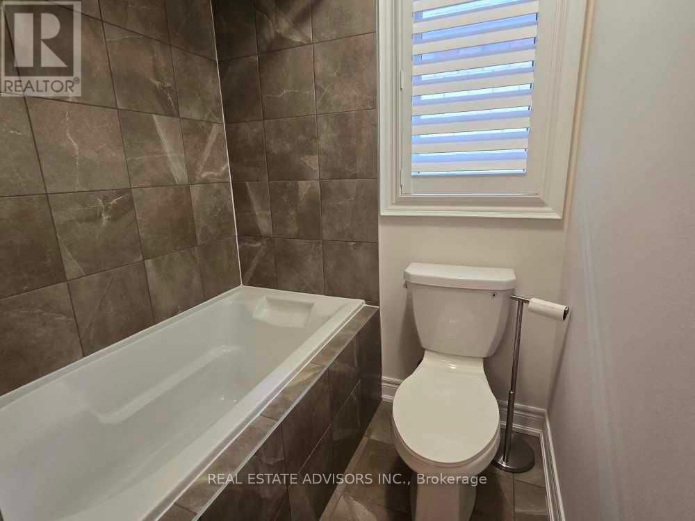 135 BEN SINCLAIR AVENUE Image 31