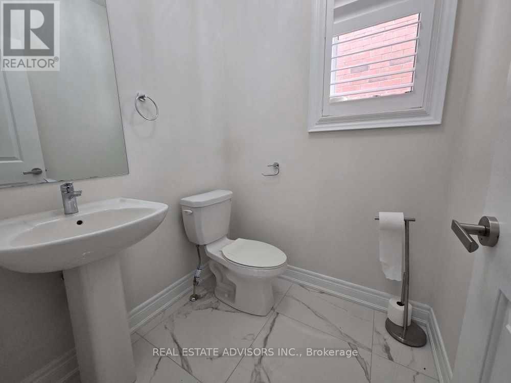 135 BEN SINCLAIR AVENUE Image 4