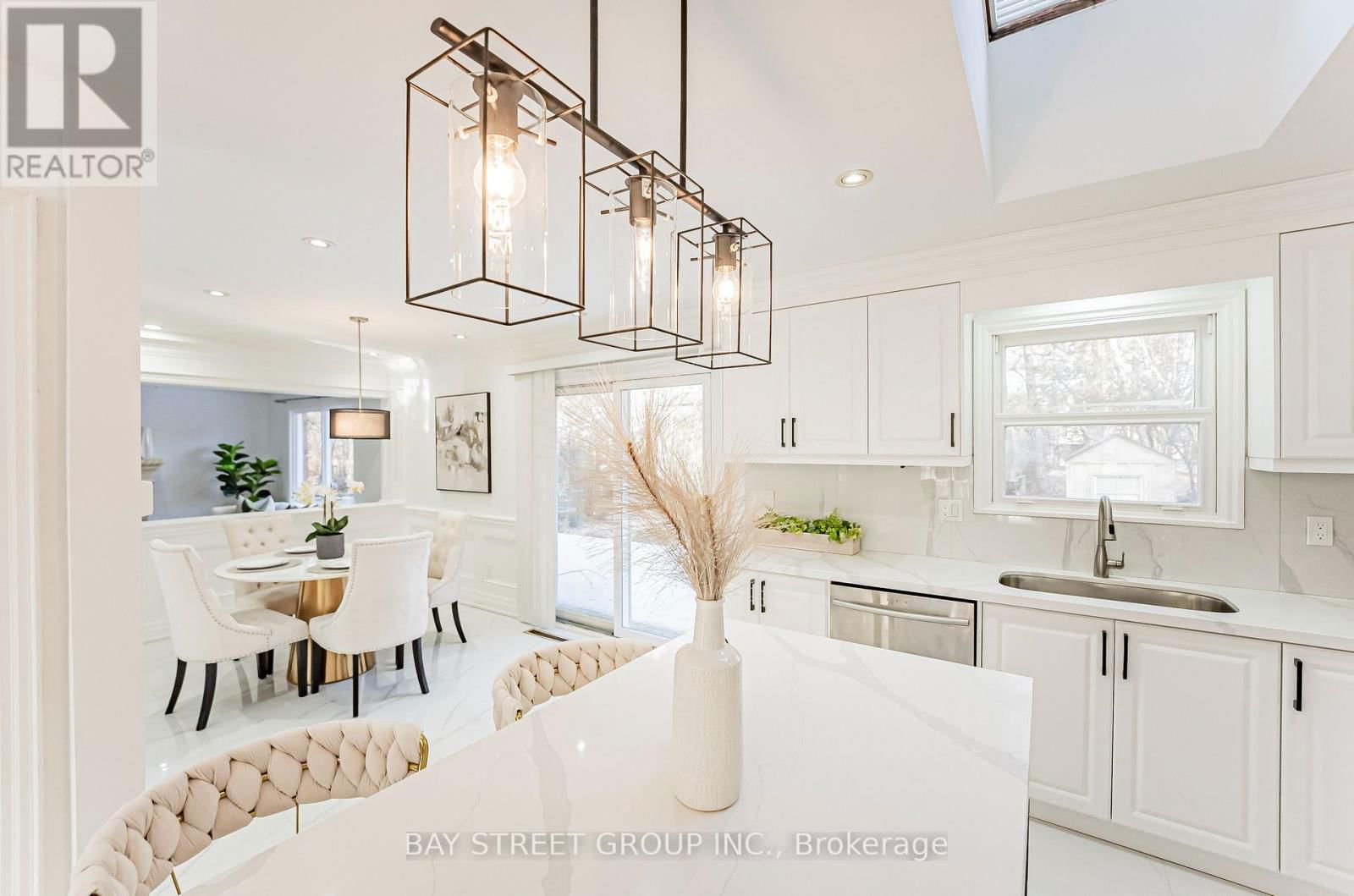 34 FERRAH STREET Image 13