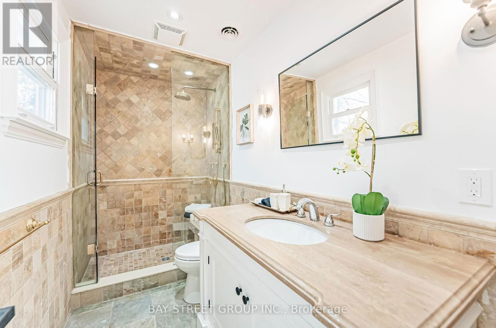 34 FERRAH STREET Image 21