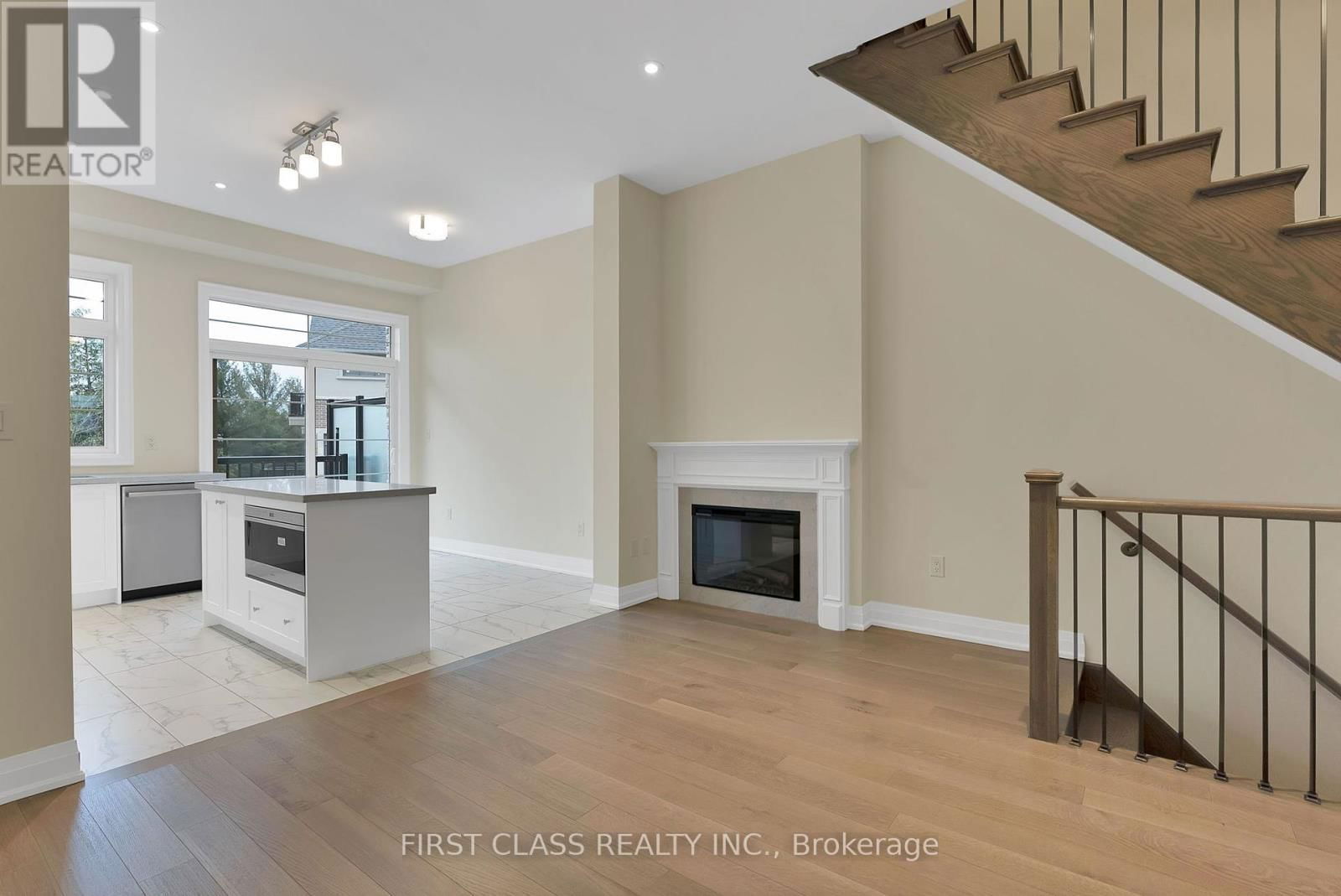 4289 MAJOR MACKENZIE DRIVE Image 4