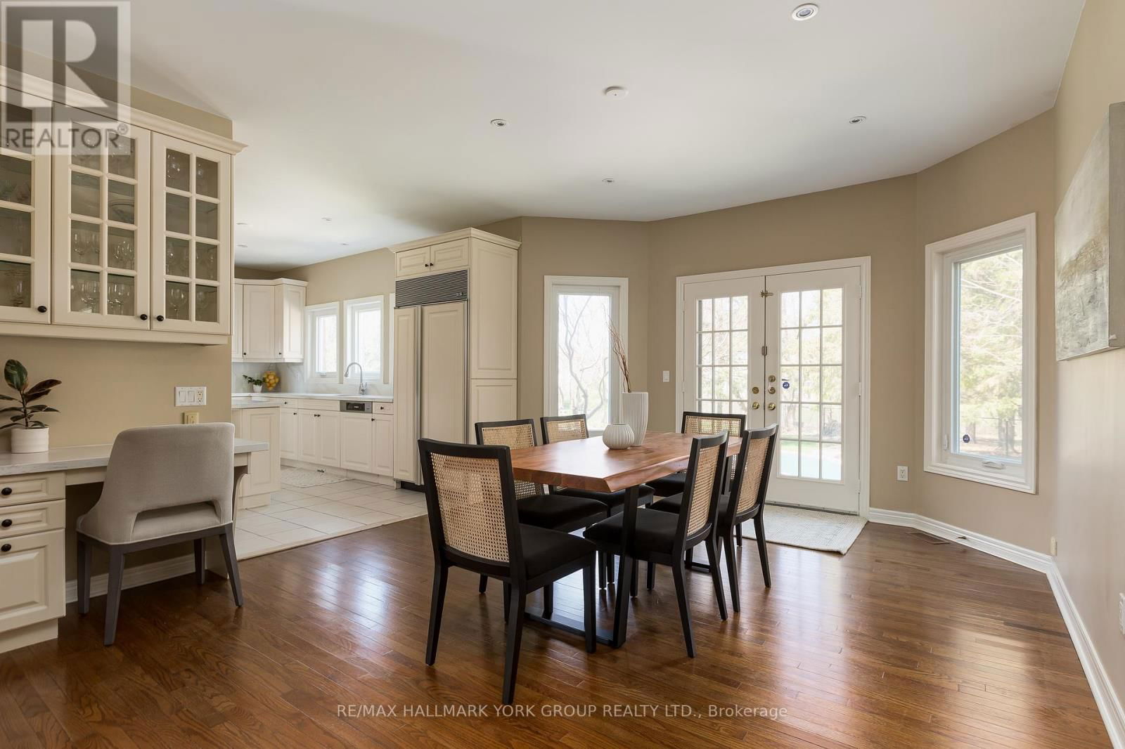 52 FORESTER CRESCENT Image 14