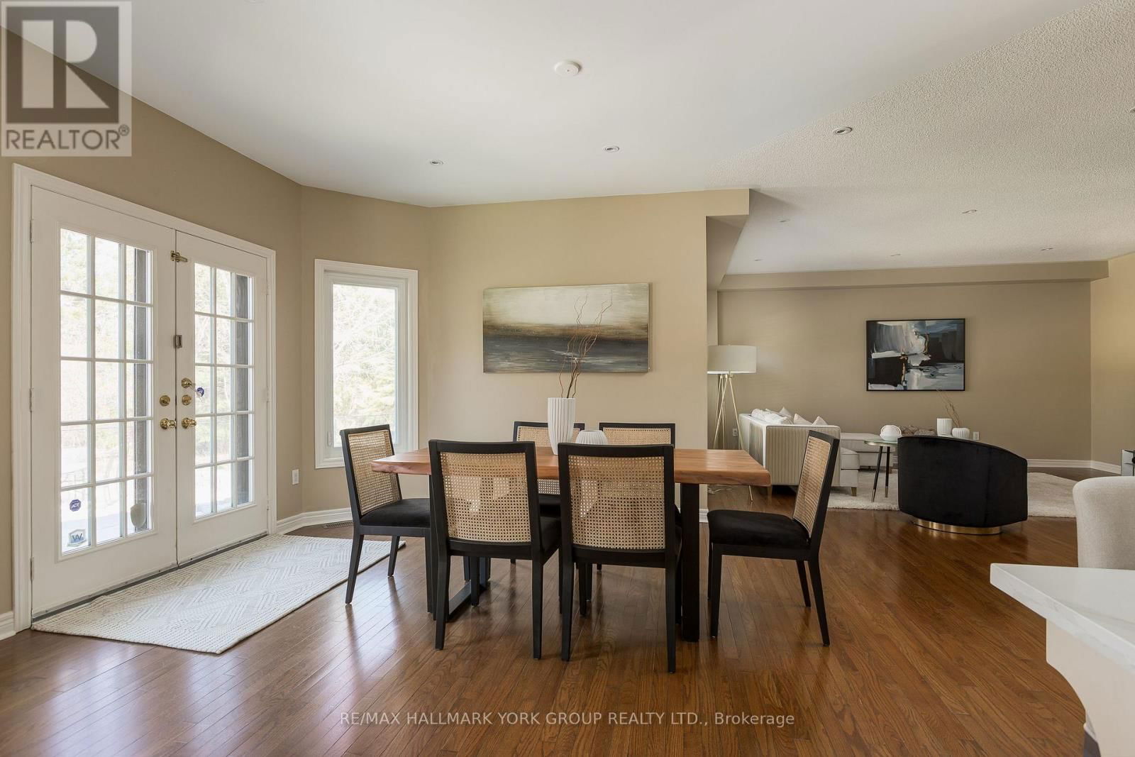 52 FORESTER CRESCENT Image 15