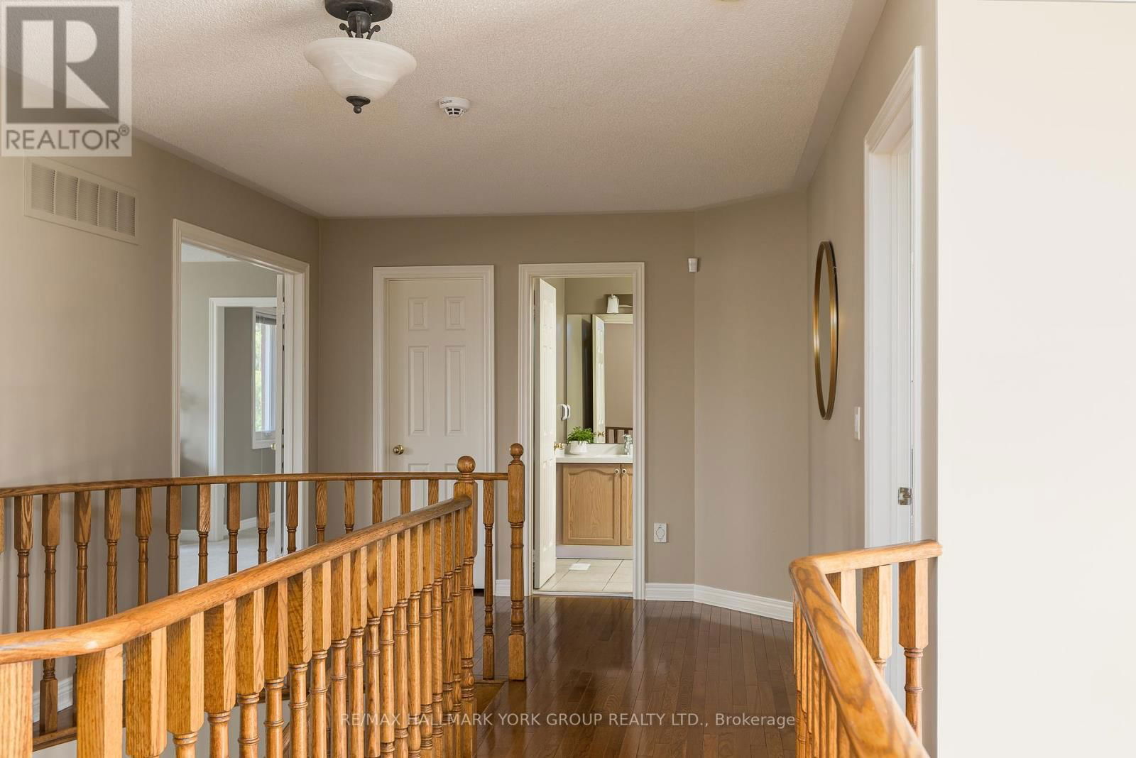 52 FORESTER CRESCENT Image 20
