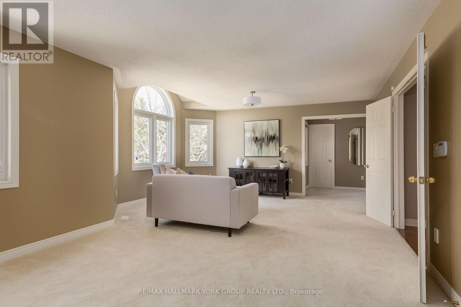 52 FORESTER CRESCENT Image 22