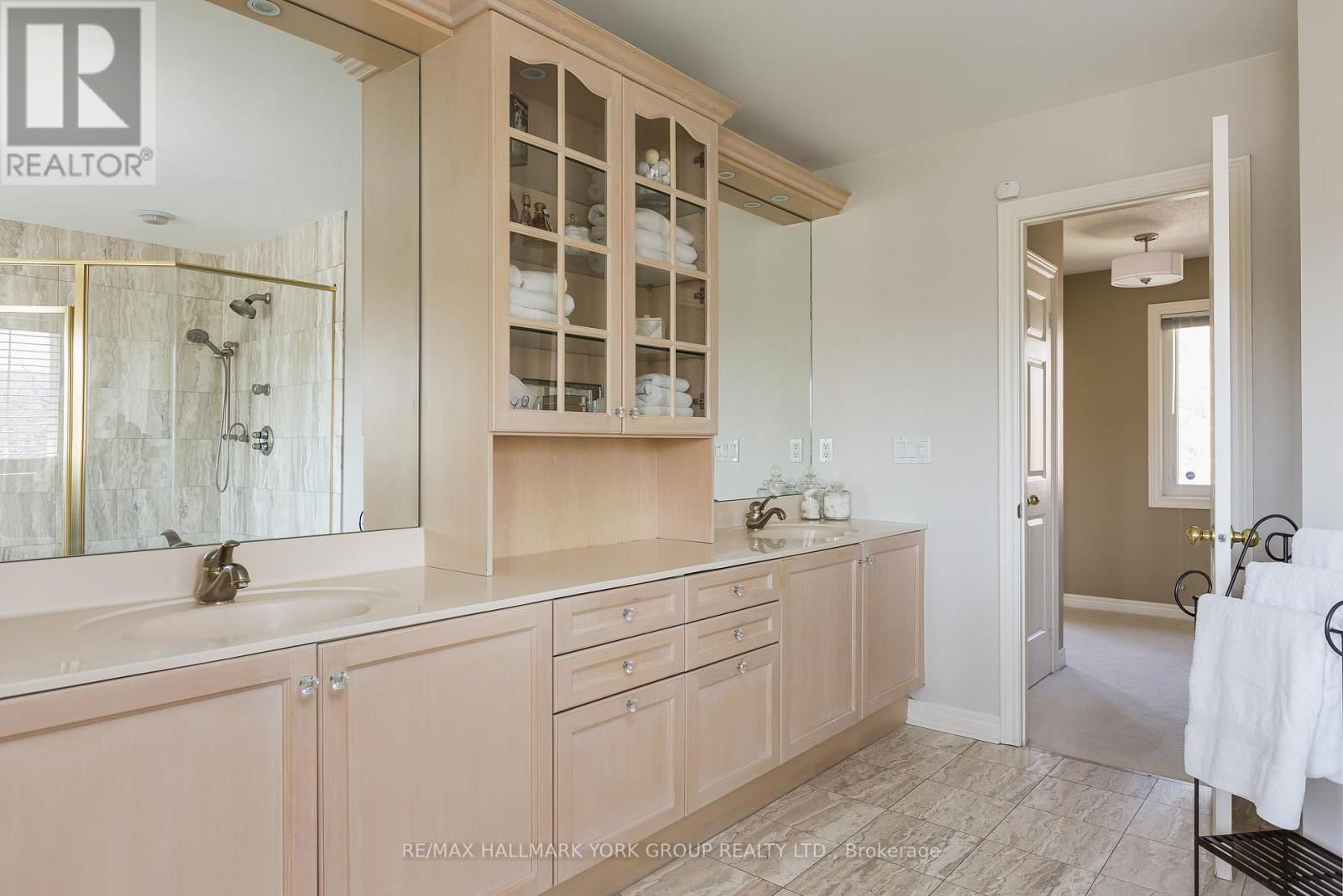 52 FORESTER CRESCENT Image 26