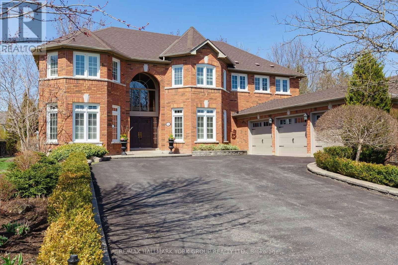 52 FORESTER CRESCENT Image 3