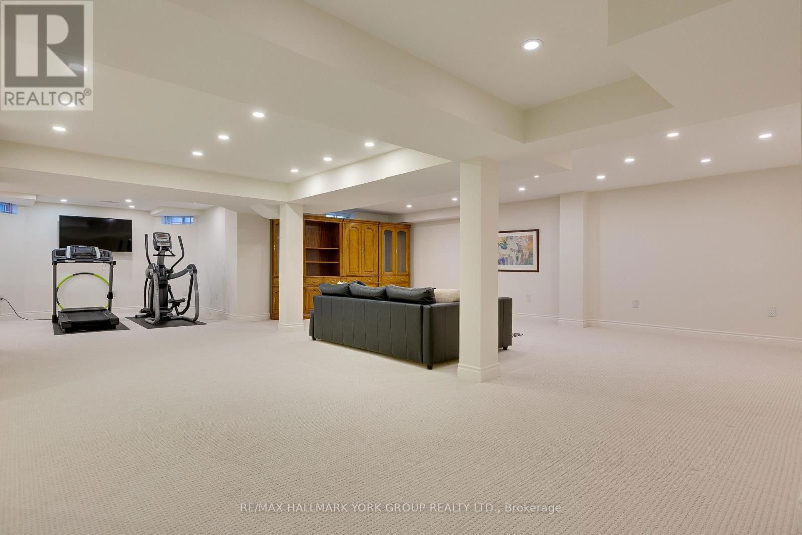 52 FORESTER CRESCENT Image 33