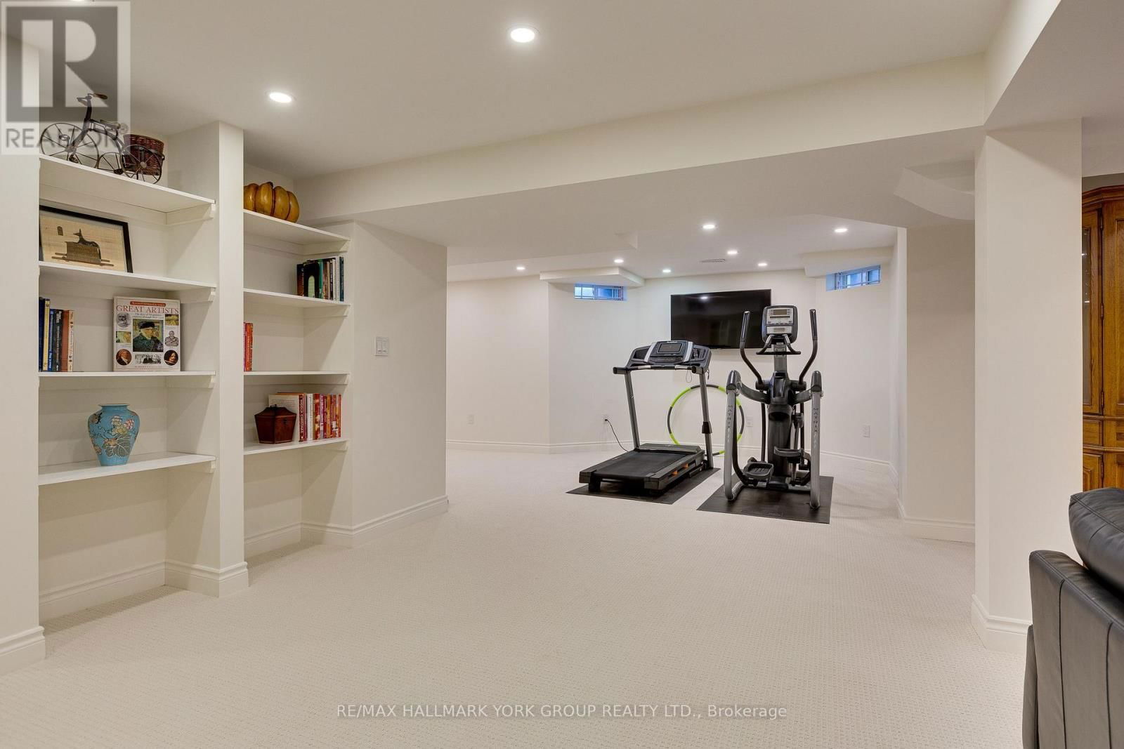 52 FORESTER CRESCENT Image 35