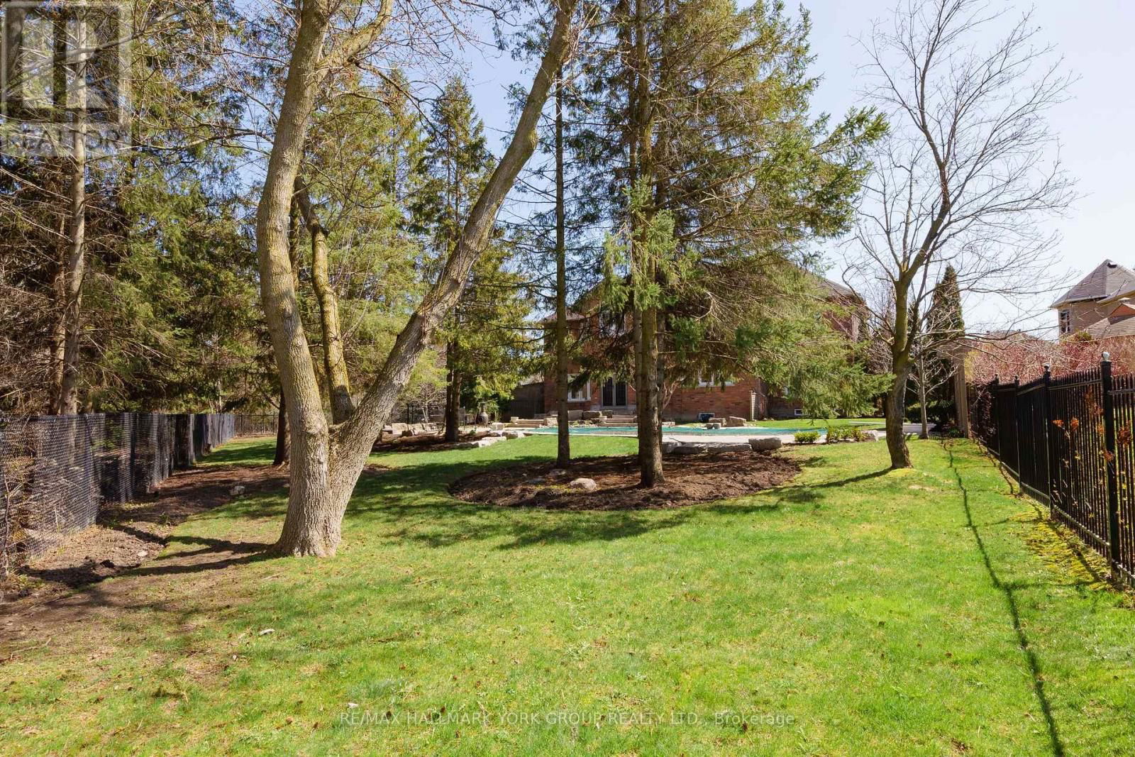 52 FORESTER CRESCENT Image 38